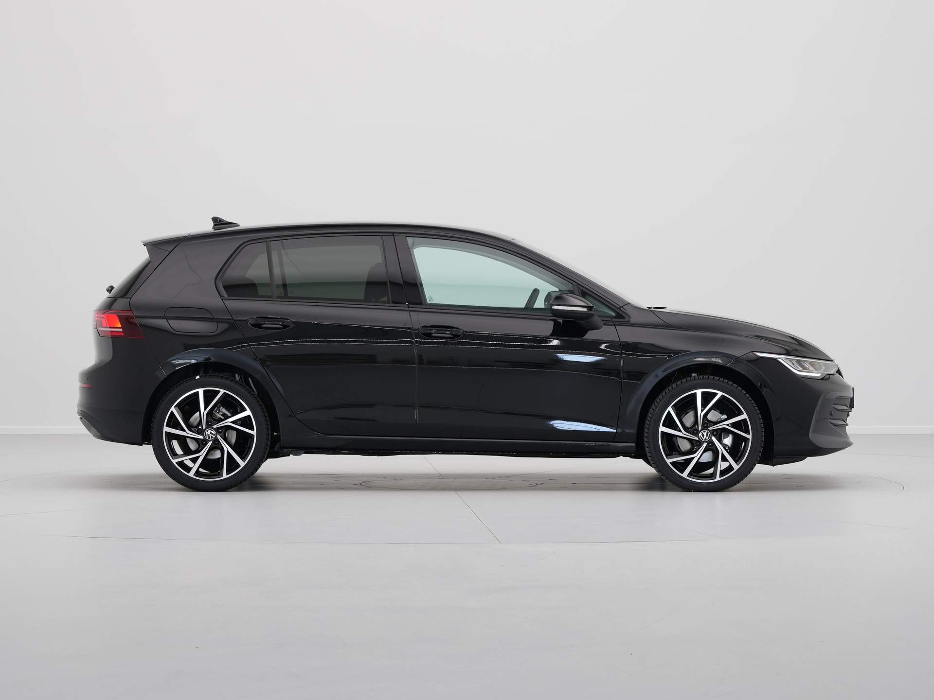 Volkswagen - Golf 1.5 eTSI Life Edition - 2024