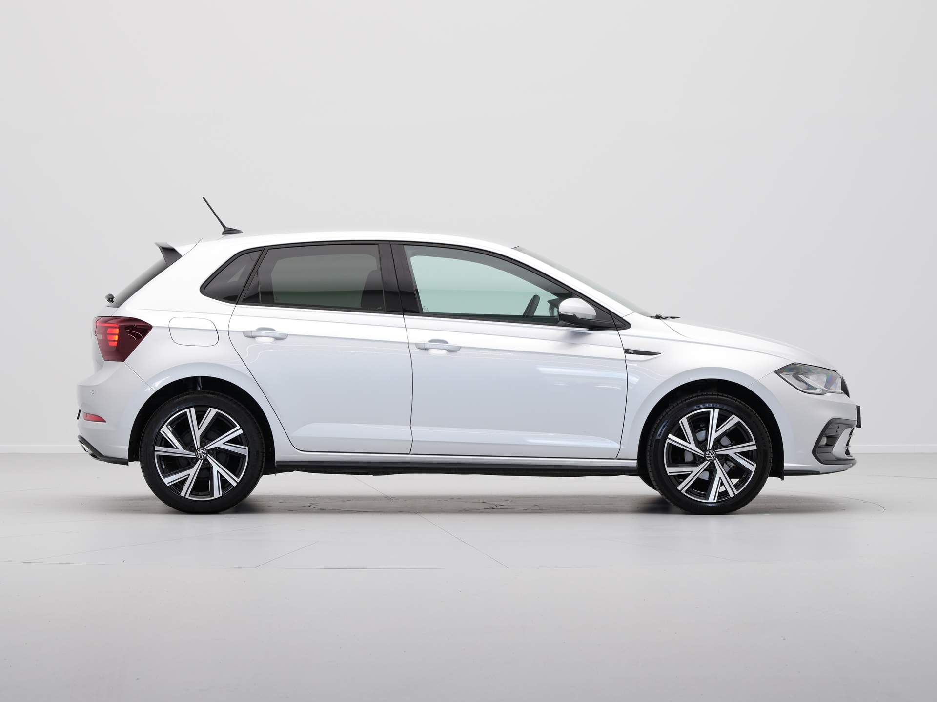 Volkswagen - Polo 1.0 TSI 95pk DSG R-Line - 2023