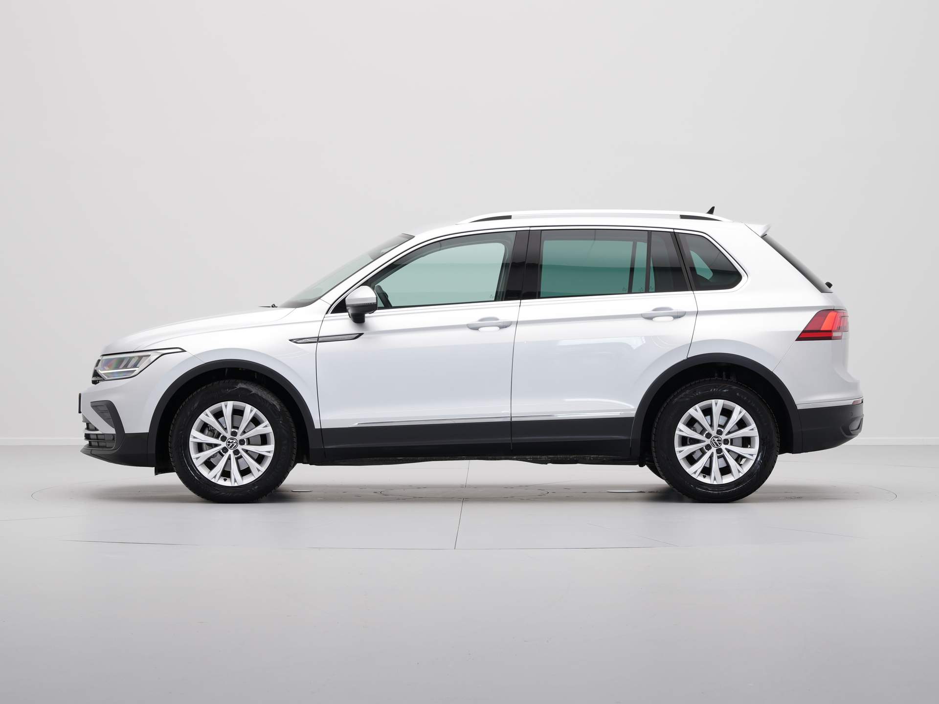 Volkswagen - Tiguan 1.5 TSI 150pk DSG Life Business - 2022