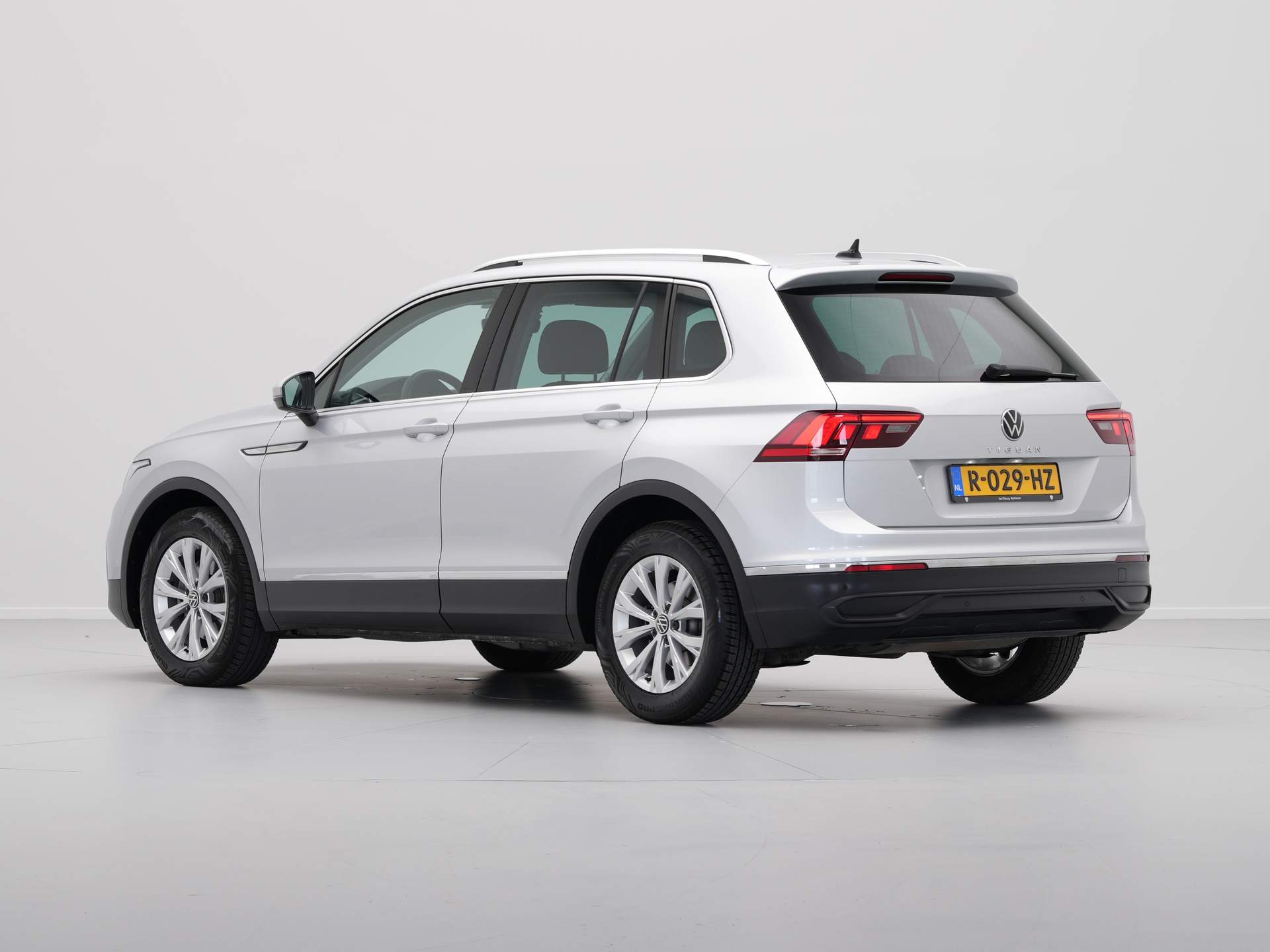 Volkswagen - Tiguan 1.5 TSI 150pk DSG Life Business - 2022