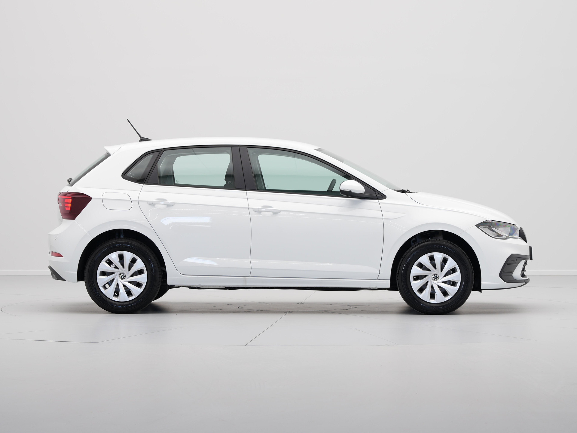 Volkswagen - Polo 1.0 MPI 80 5MT - 2024