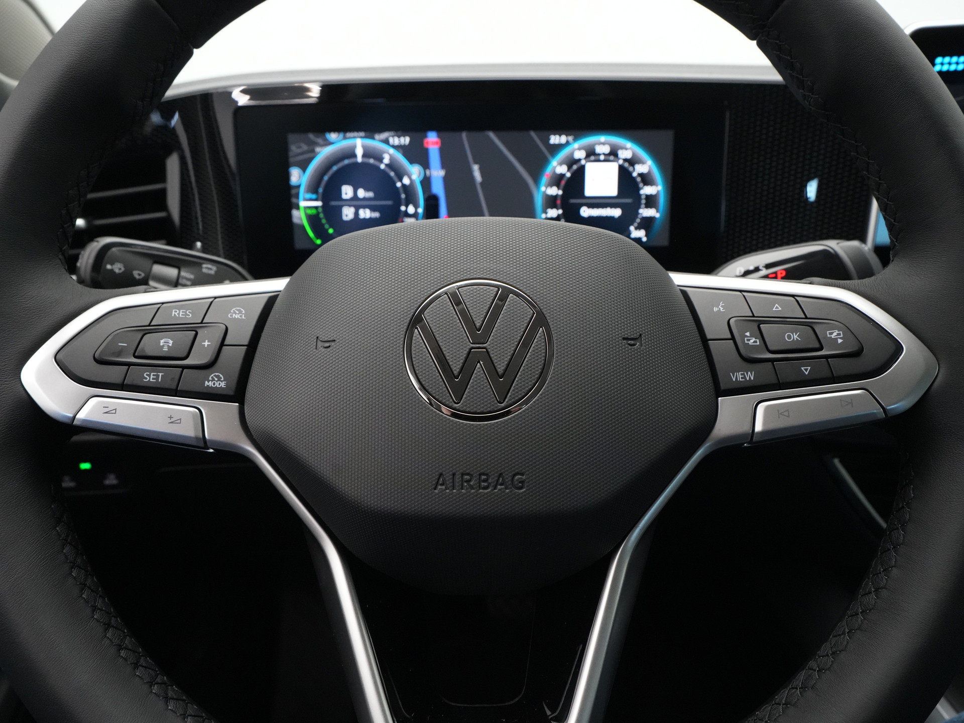 Volkswagen - Passat Variant 1.5 eHybrid 204 6DSG Business - 2025