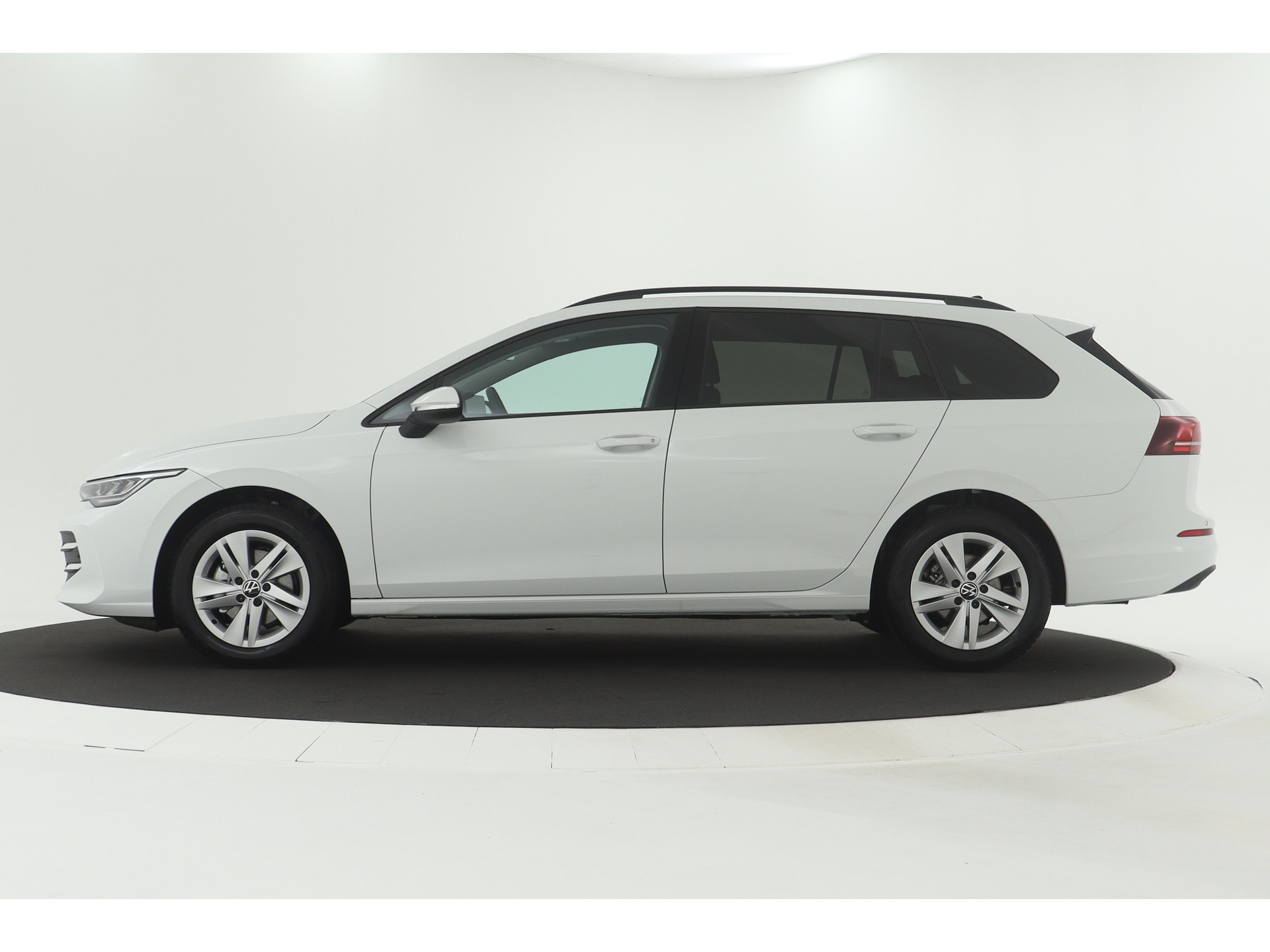 Volkswagen - GOLF Variant 1.5 eTSI Life Edition - 2024