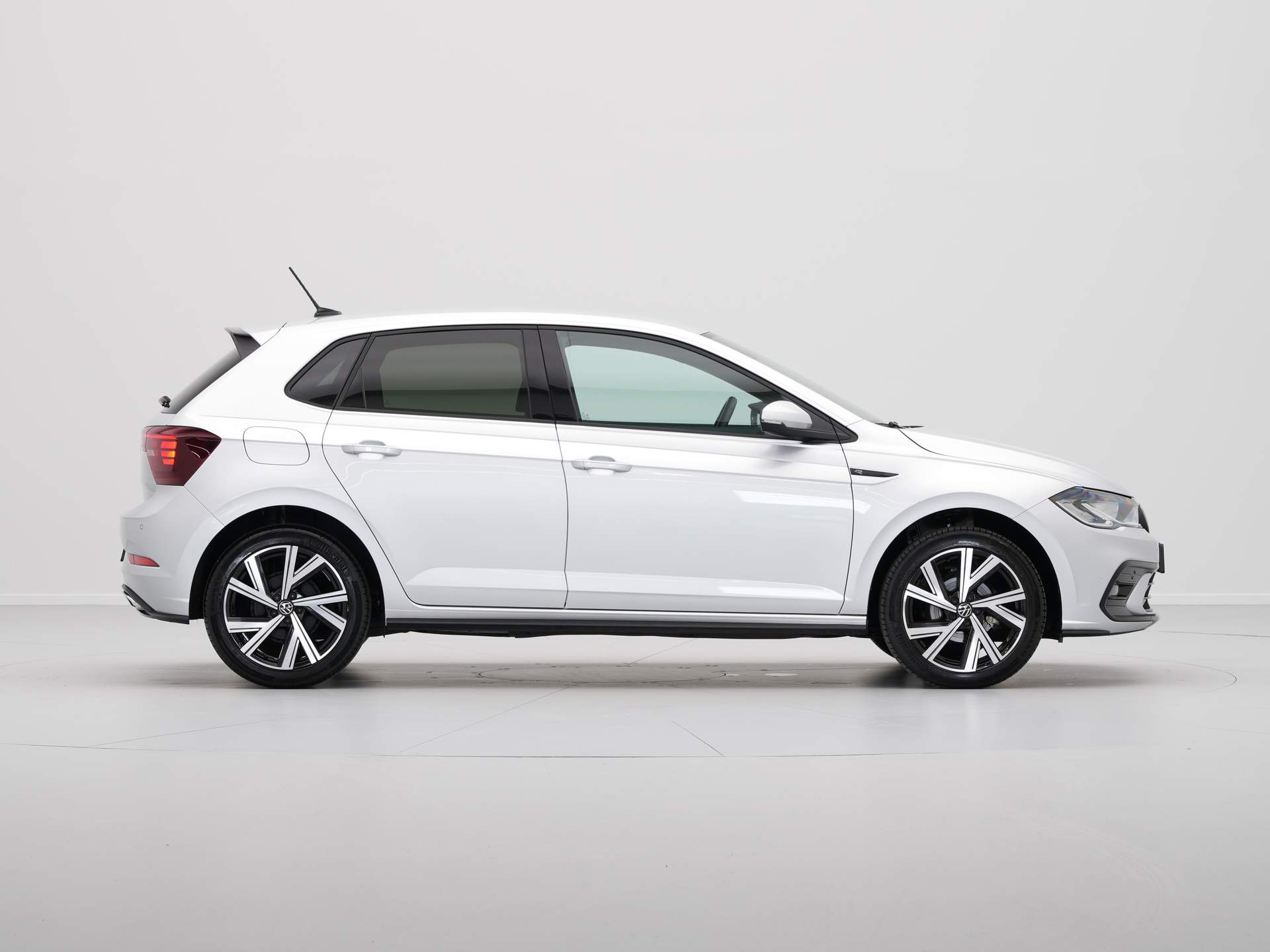 Volkswagen - Polo 1.0 TSI 95pk R-Line - 2023