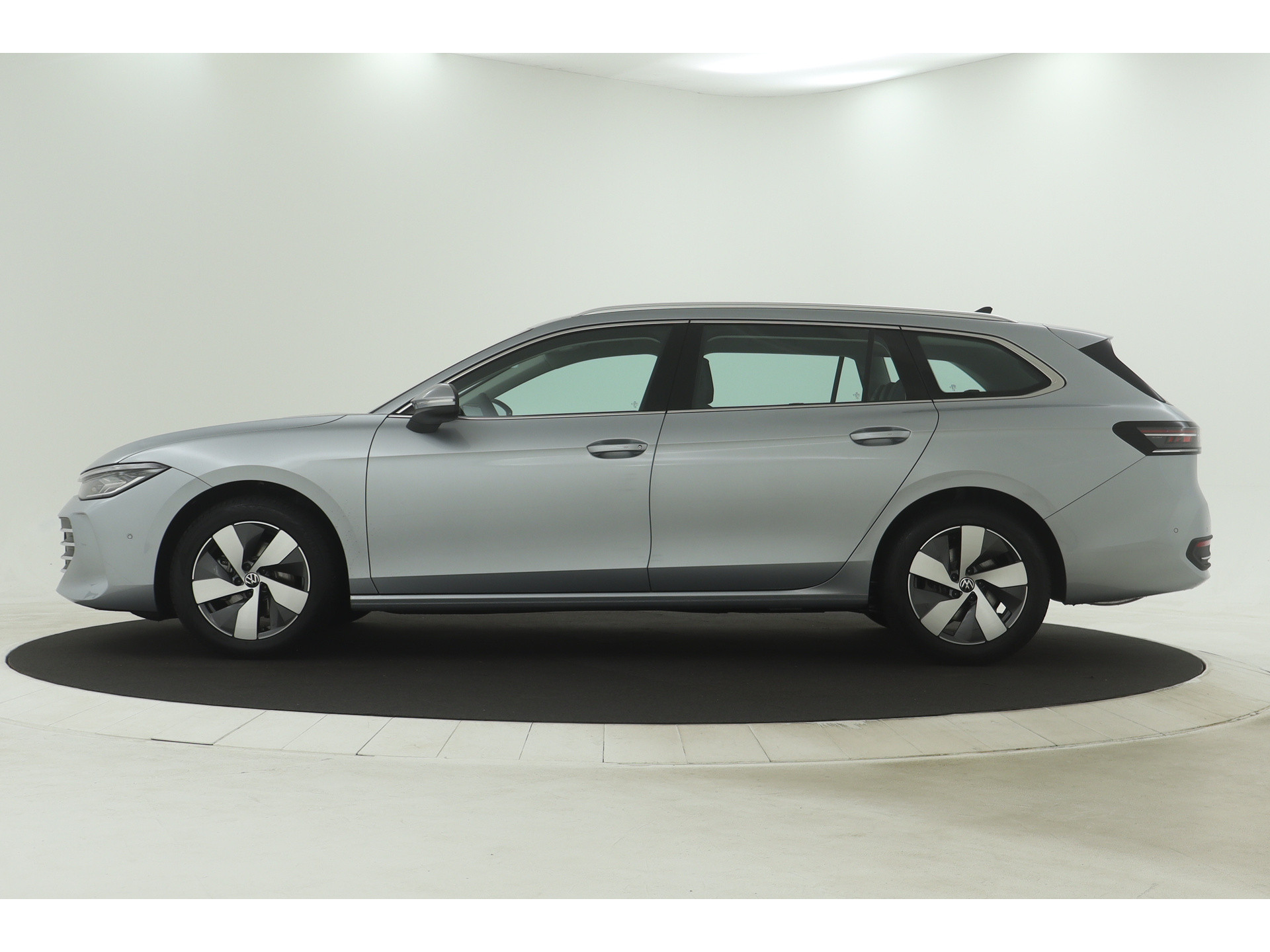 Volkswagen - Passat Variant 1.5 eTSI Business - 2024