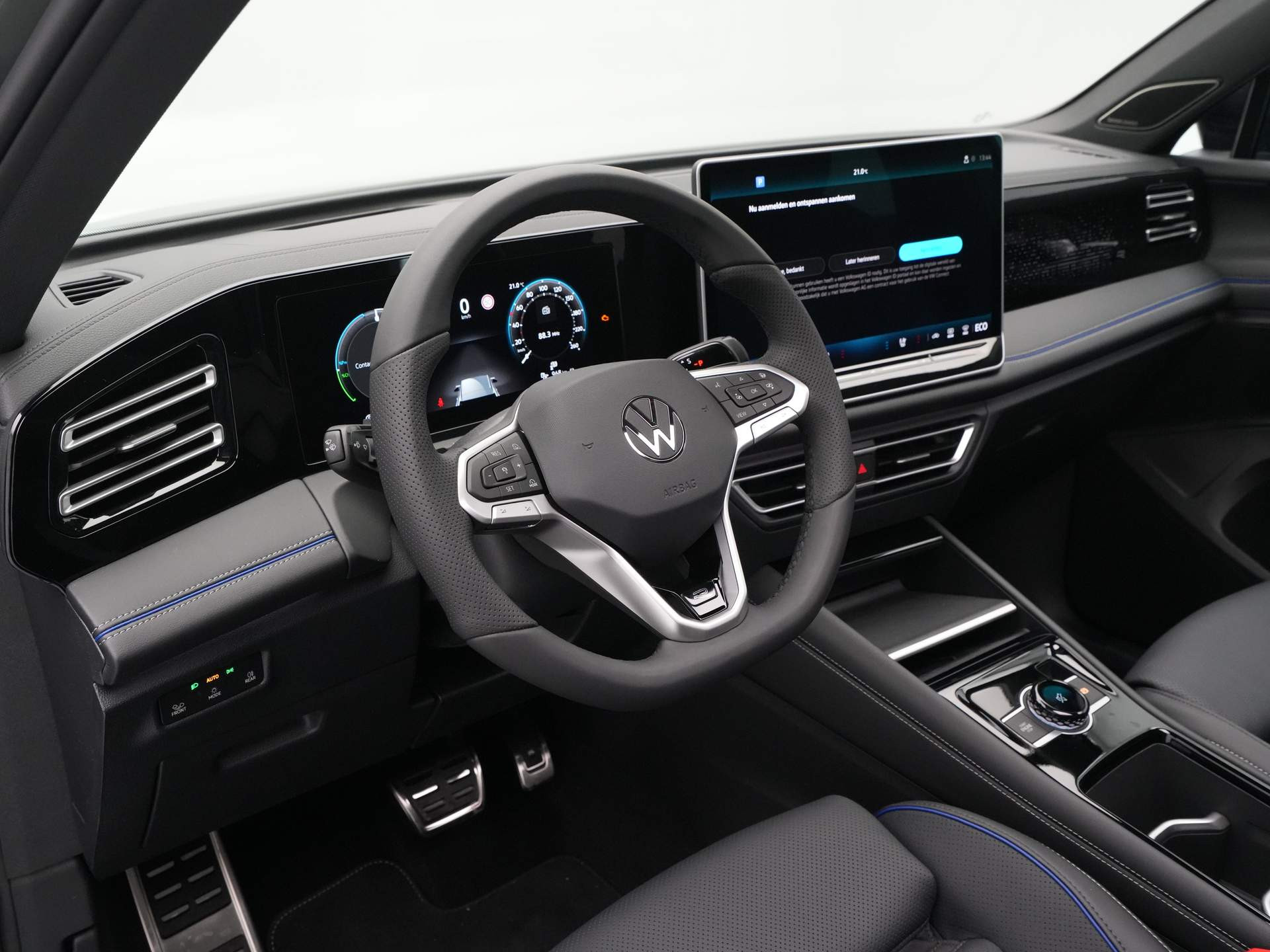 Volkswagen - Tiguan 1.5 eHybrid R-Line Edition - 2024