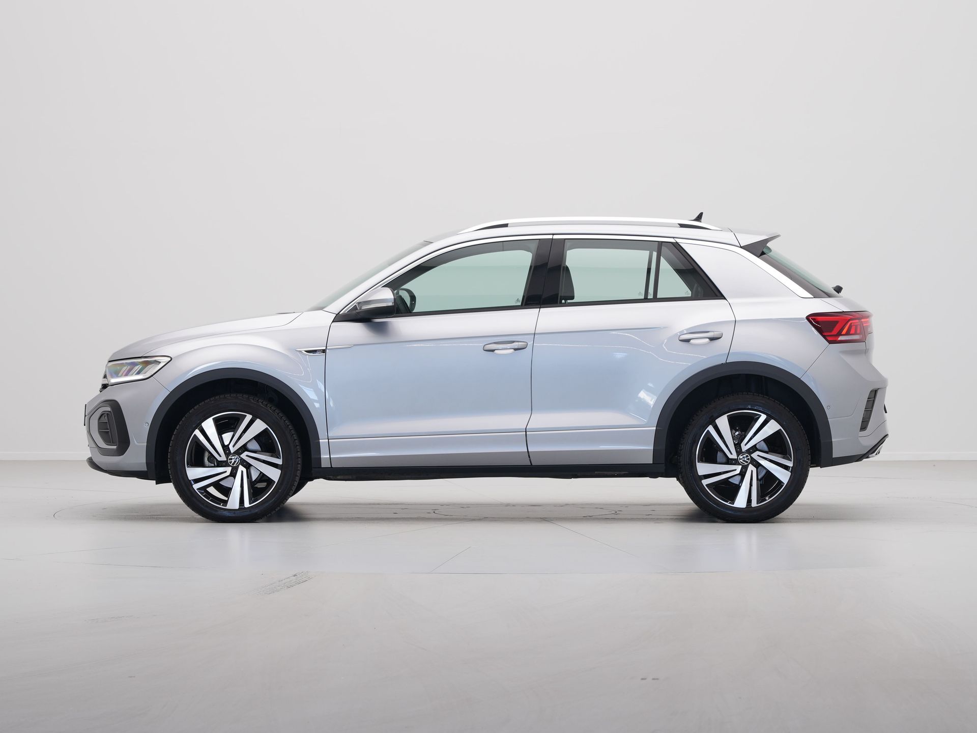 Volkswagen - T-Roc 1.5 TSI 150pk DSG R-Line - 2024