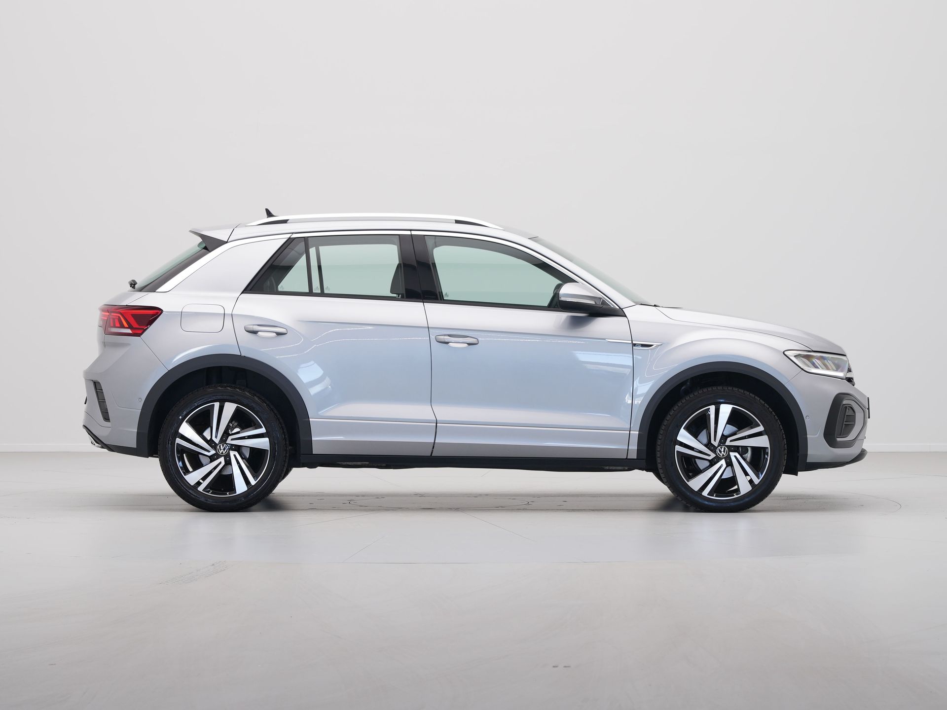 Volkswagen - T-Roc 1.5 TSI 150pk DSG R-Line - 2024