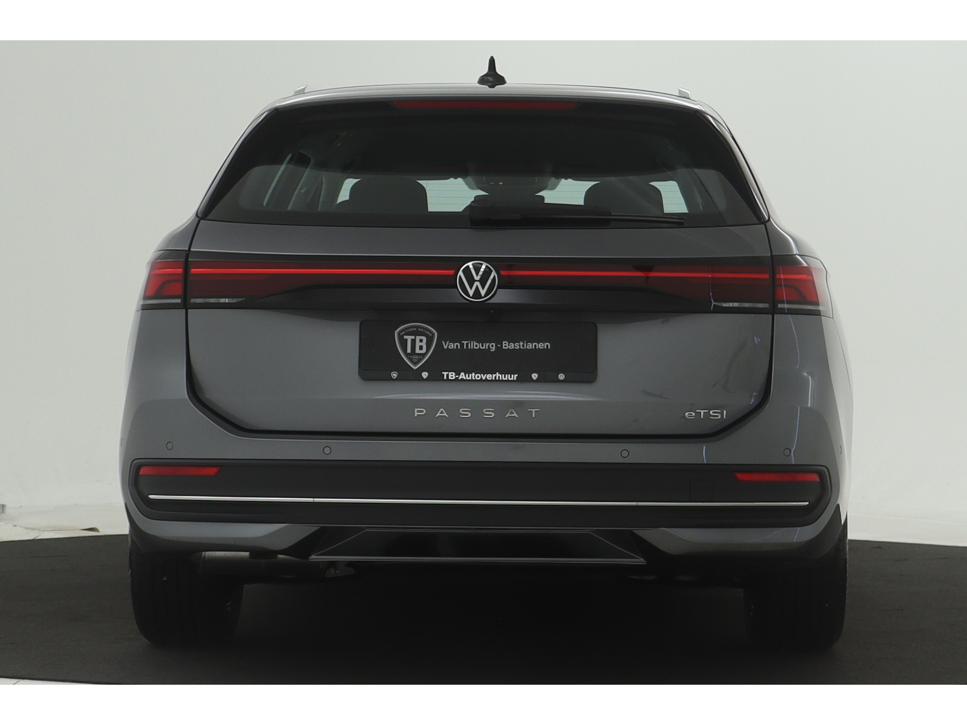 Volkswagen - Passat Variant 1.5 eTSI 150pk Business - 2024