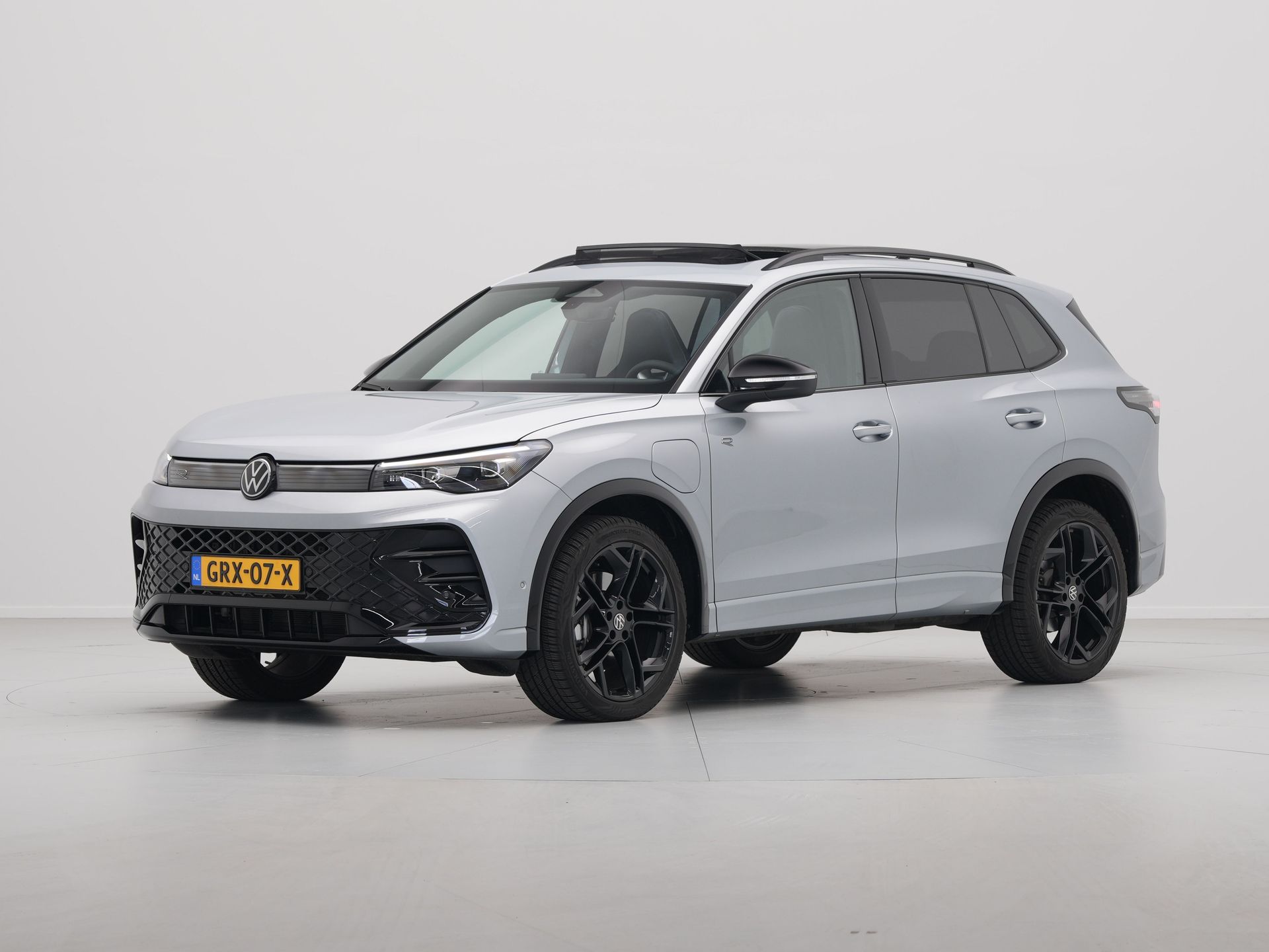 Volkswagen - Tiguan 1.5 eHybrid 204pk R-Line Edition - 2024