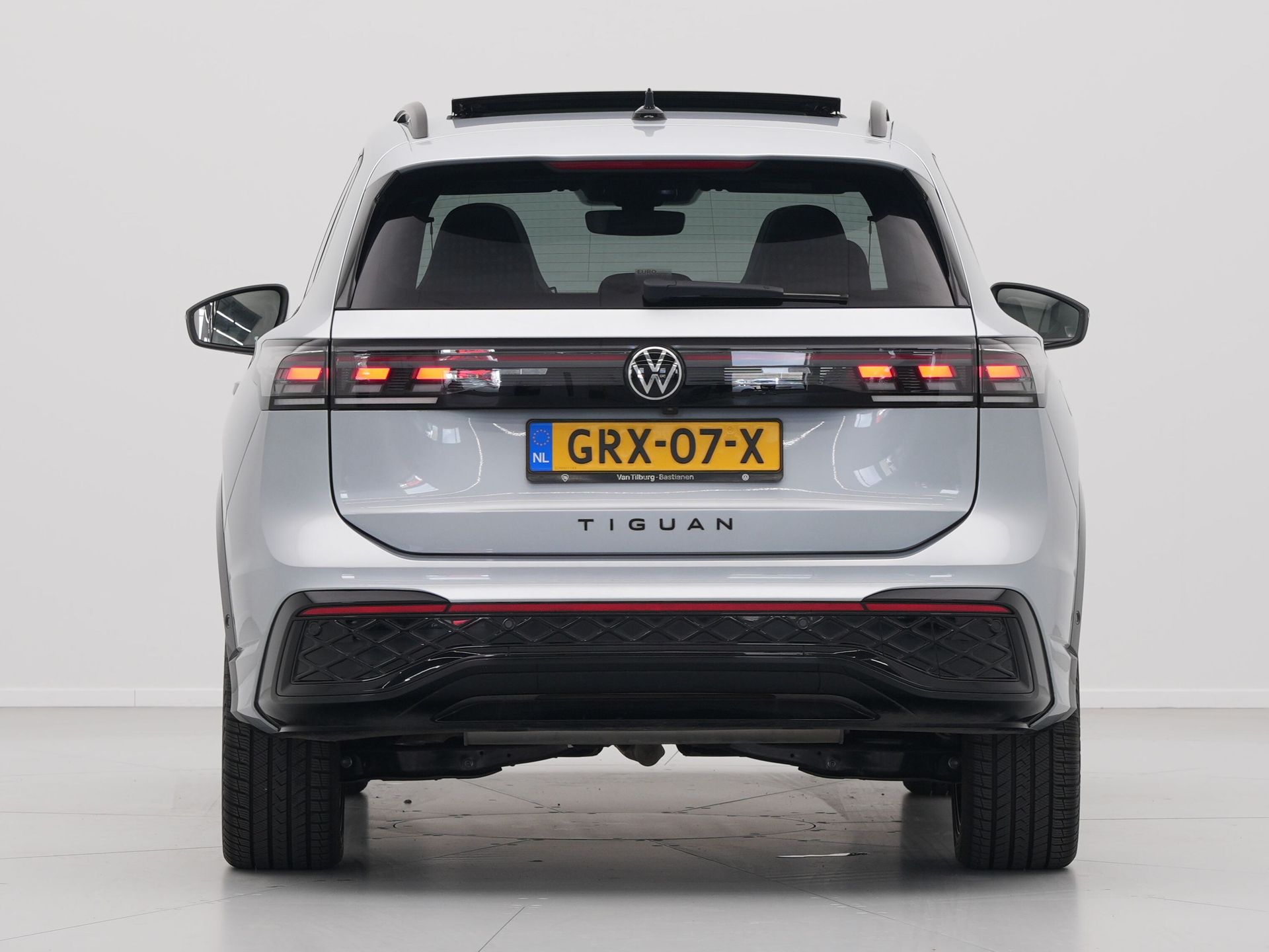 Volkswagen - Tiguan 1.5 eHybrid 204pk R-Line Edition - 2024