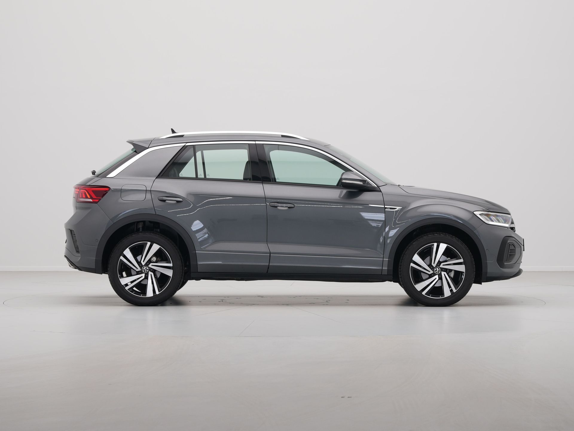 Volkswagen - T-Roc 1.5 TSI 150pk DSG R-Line - 2024