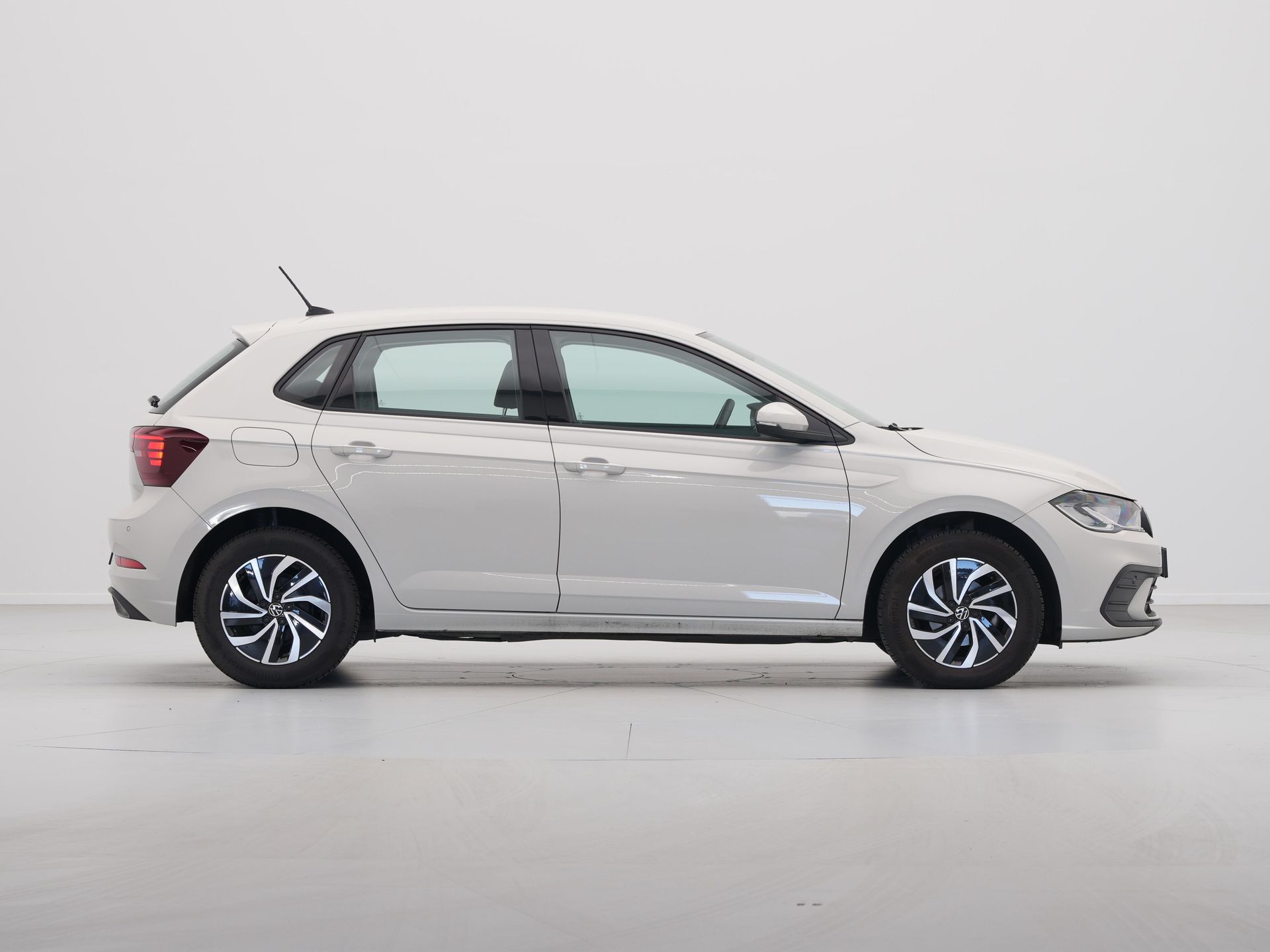 Volkswagen - Polo 1.0 TSI 95pk DSG Life - 2024