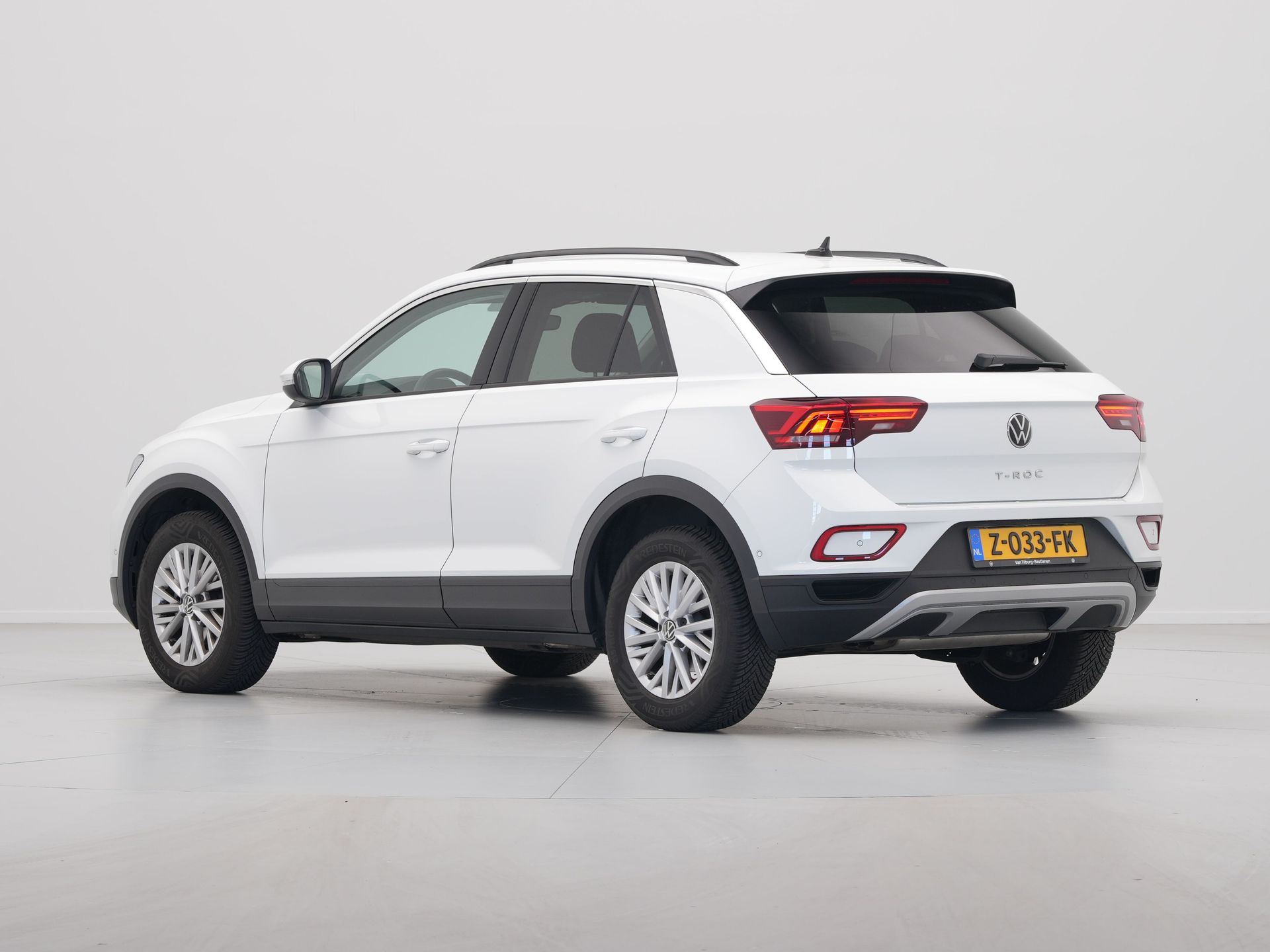 Volkswagen - T-Roc 1.5 TSI 150pk DSG Life - 2024