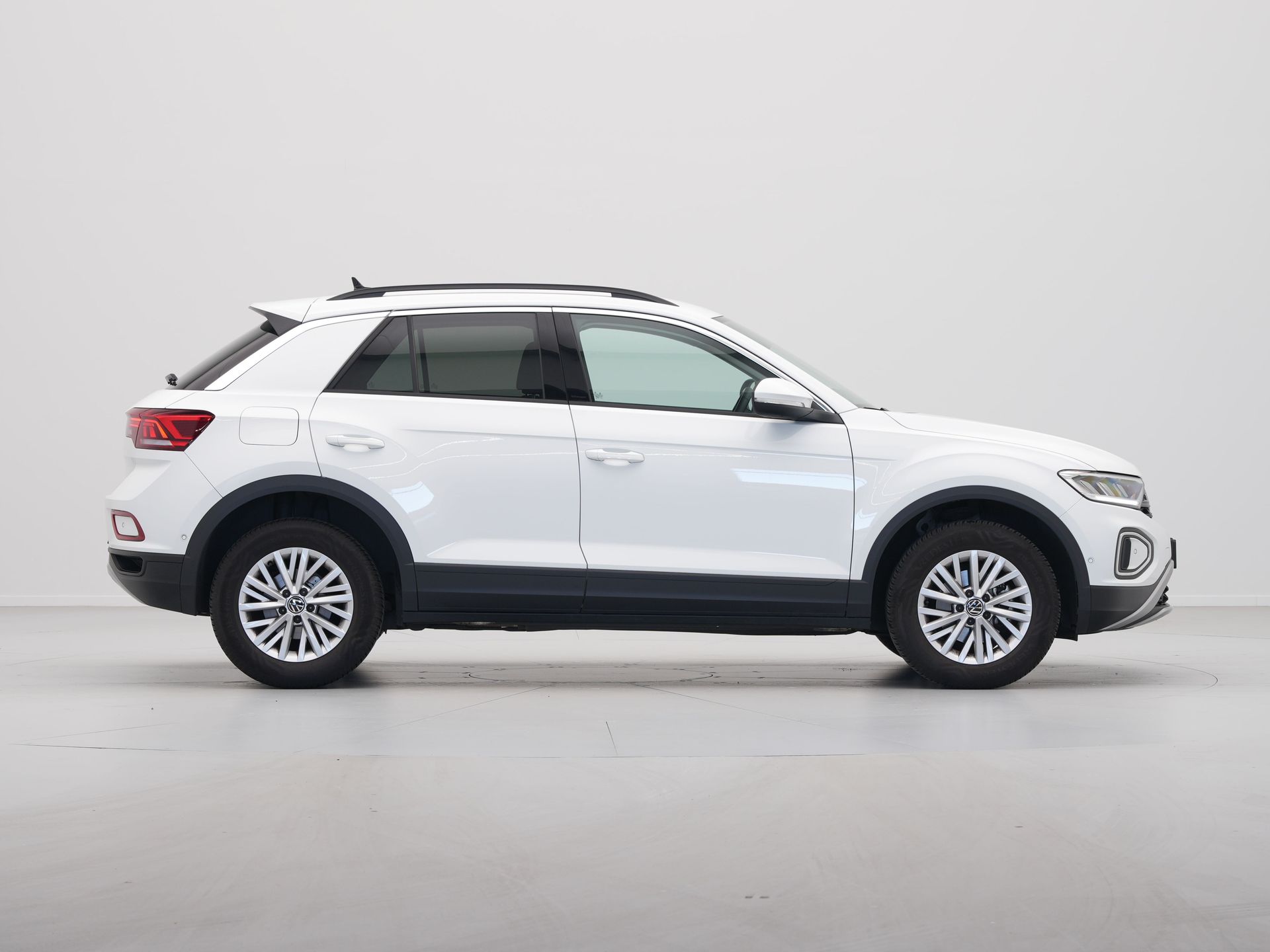 Volkswagen - T-Roc 1.5 TSI 150pk DSG Life - 2024