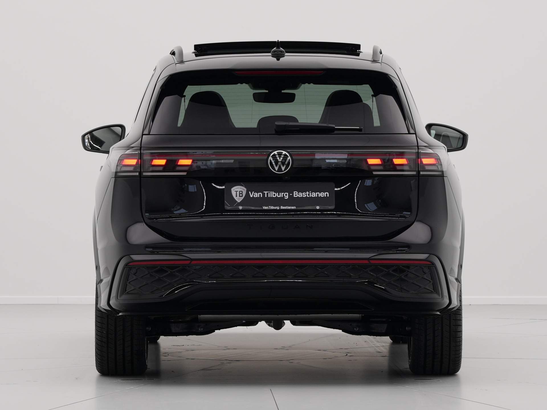 Volkswagen - Tiguan 1.5 eHybrid R-Line Edition - 2025